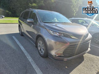 2022 Toyota Sienna XLE 8 Passenger