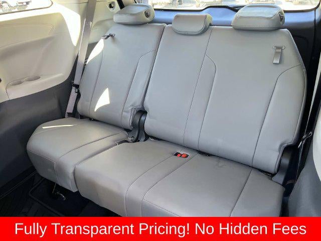 2022 Toyota Sienna XLE 8 Passenger
