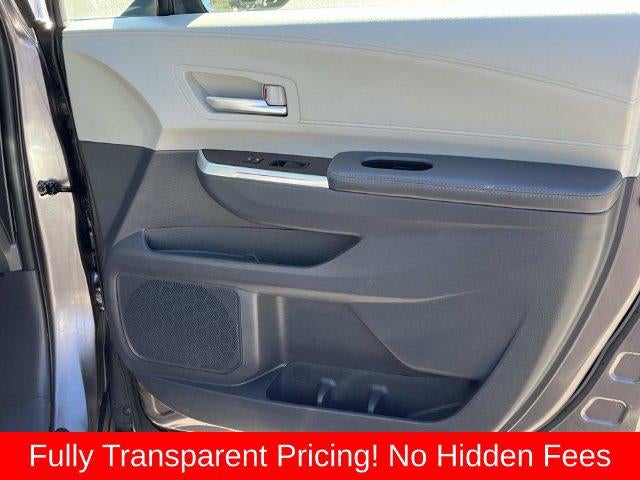 2022 Toyota Sienna XLE 8 Passenger