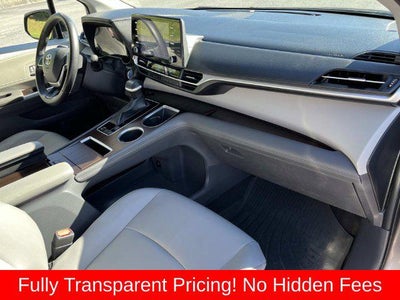 2022 Toyota Sienna XLE 8 Passenger