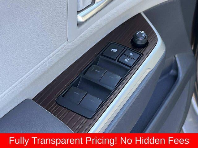 2022 Toyota Sienna XLE 8 Passenger
