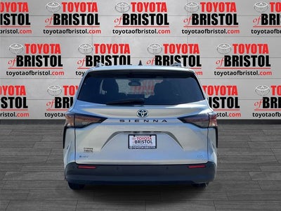 2025 Toyota Sienna XLE
