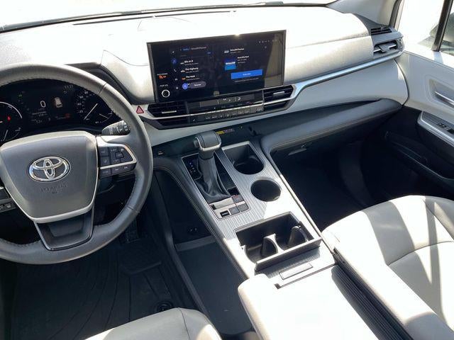 2025 Toyota Sienna XLE