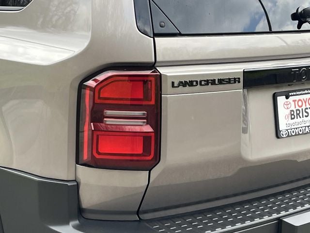 2025 Toyota Land Cruiser Base PREMIUM PACKAGE