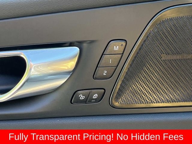2022 Volvo XC60 B5 Inscription