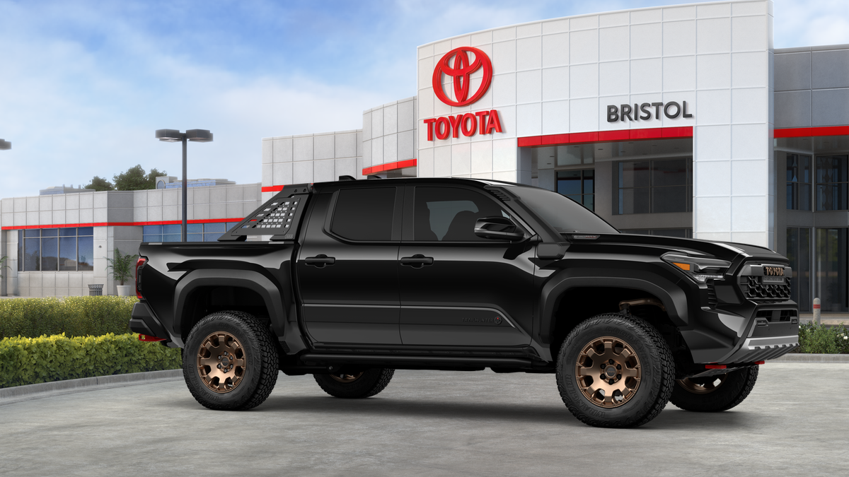 2025 Toyota Tacoma i-FORCE MAX Tacoma Trailhunter
