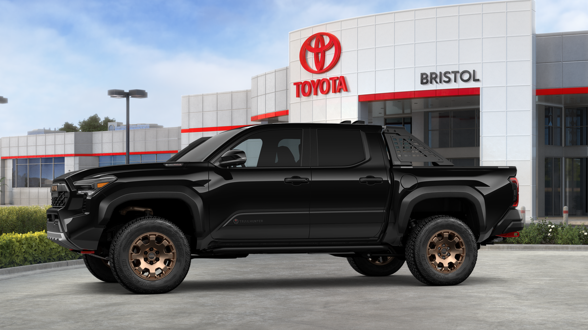 2025 Toyota Tacoma i-FORCE MAX Tacoma Trailhunter