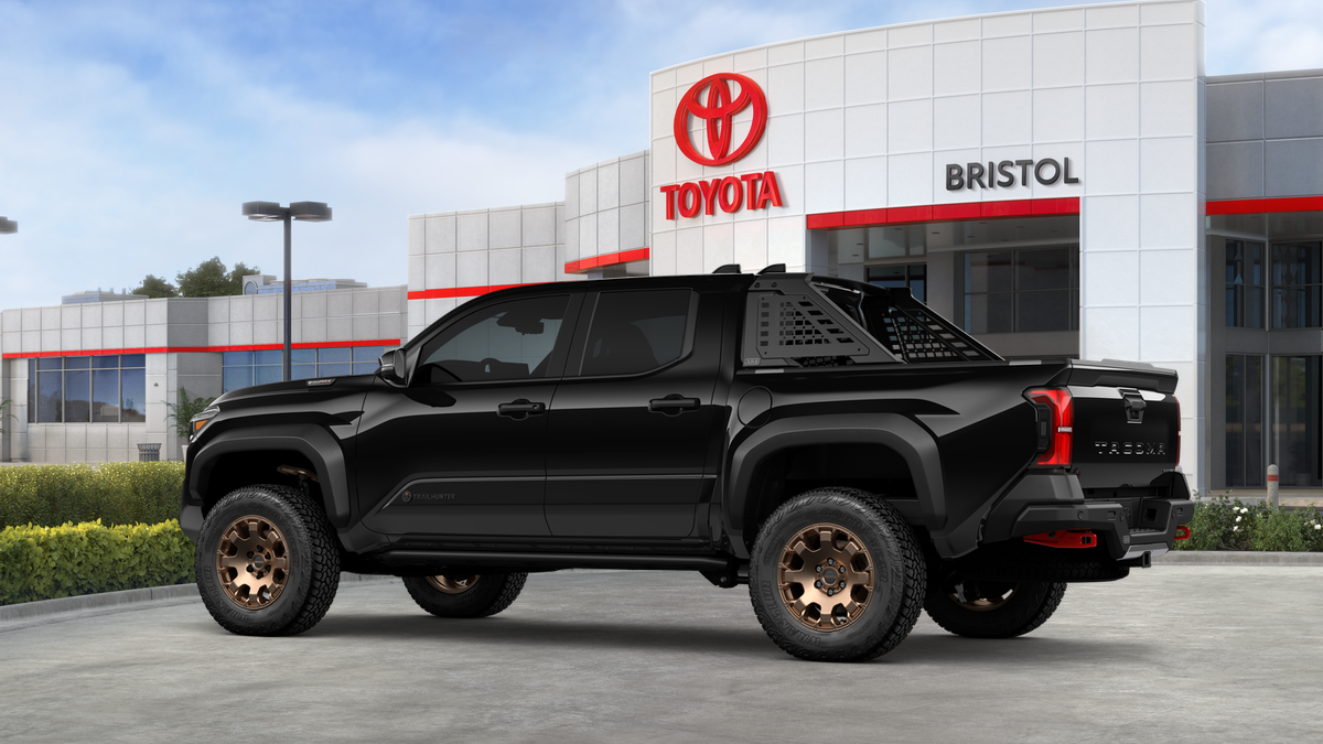 2025 Toyota Tacoma i-FORCE MAX Tacoma Trailhunter