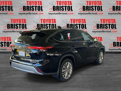 2026 Toyota Highlander Hybrid Platinum